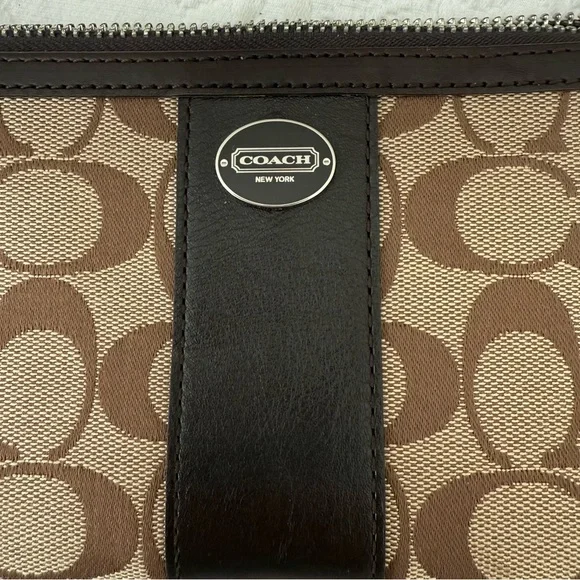 NWOT Coach Brown and Tan Signature Wristlet Clutch - Picture 6 of 6
